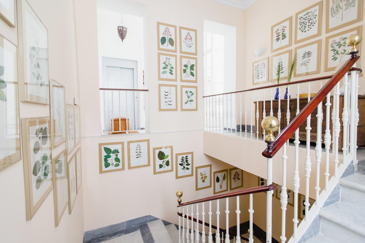 Apartamentos La Botanica, Cadiz Exterior photo